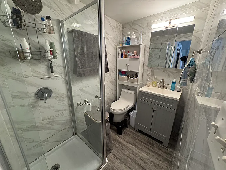 187 S Orange St #2A — Photo 10