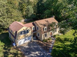 18 Opechee Dr, Barrington, RI 02806