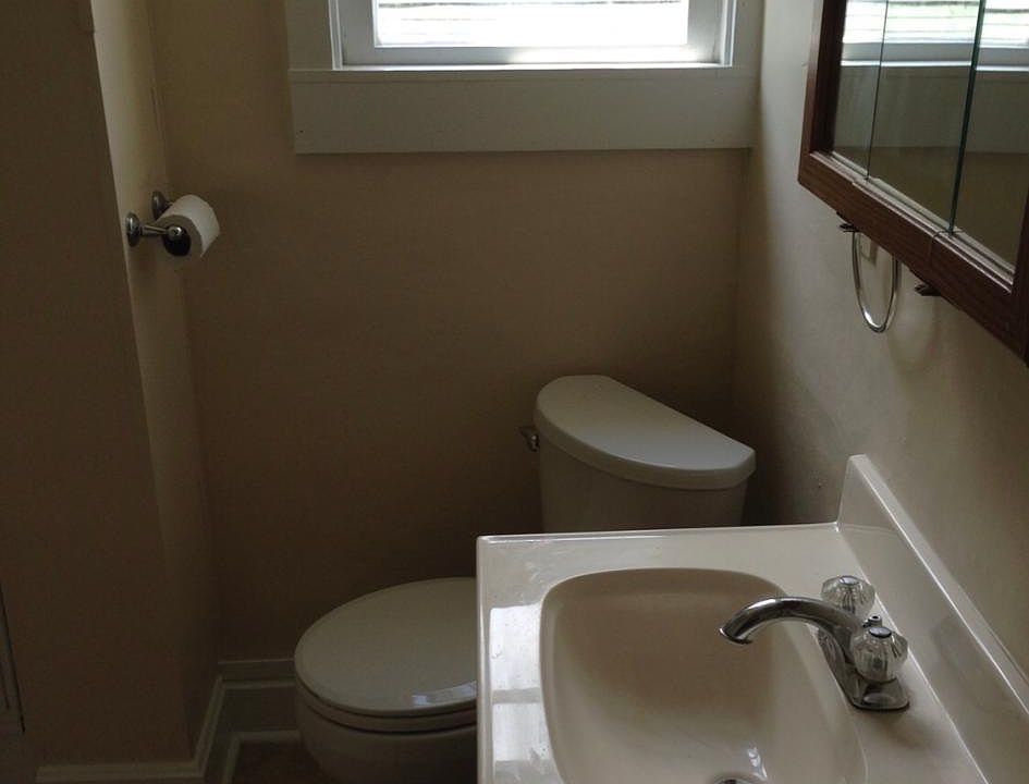 Bathroom with shower(no tub)