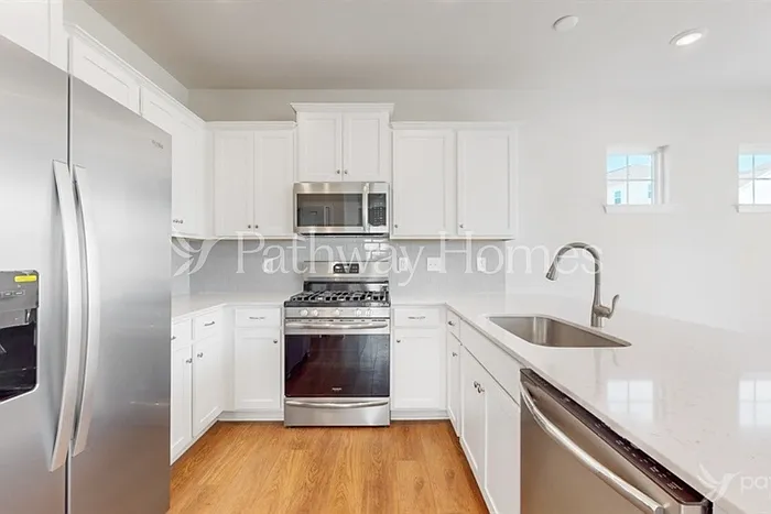 335 Kennerly Center Dr — Photo 6