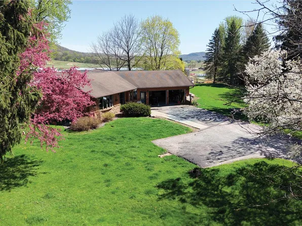 N4650 Crestwood LANE, Onalaska, WI 54650