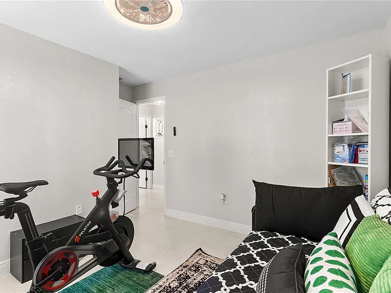 8207 Westmont Terrace Dr — Photo 24