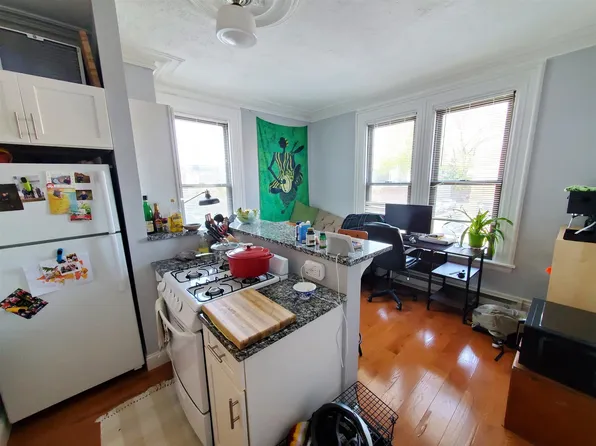 320 Somerville Ave APT 32, Somerville, MA 02143