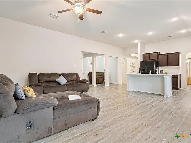 6510 Catherine Dr — Photo 2
