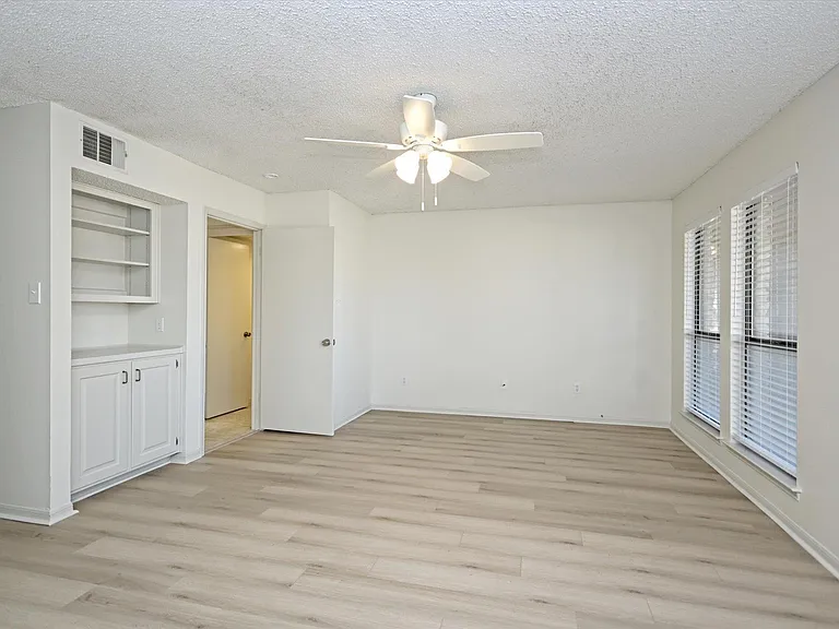 105 Crescent Blf — Photo 12