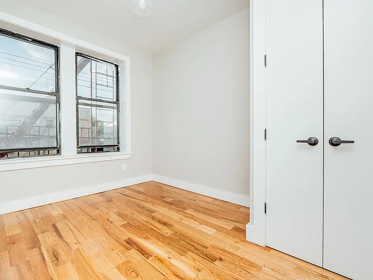 566 Maple St #2F — Photo 7