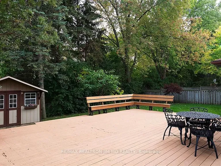 35 McKay Cres — Photo 20