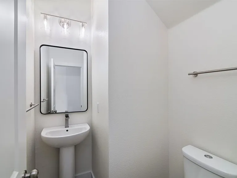 2722 Eastridge Blvd — Photo 33