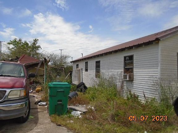 2nd image of 2264 Perkins St