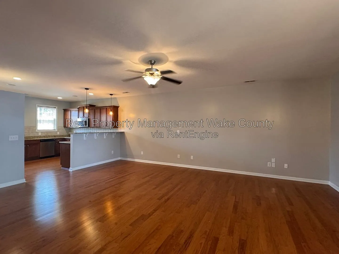 3 bed, 2.5 bath, 1920 sqft, $2,000 — Photo 2