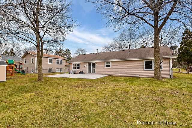 2nd image of 464 Hiawatha Dr