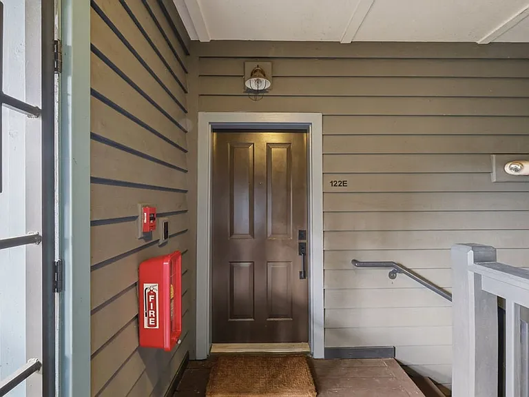 122 Georgetown Ave #ID1447164P — Photo 40
