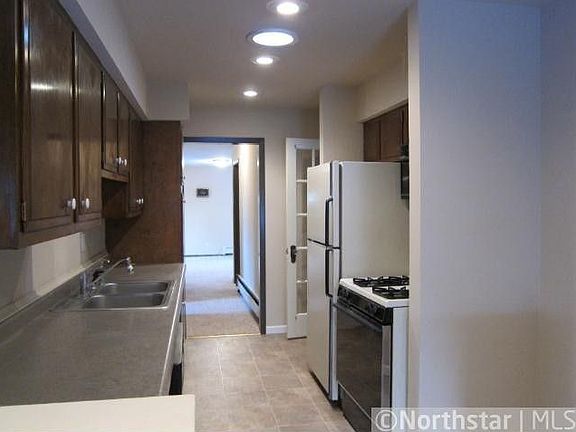 5th image of 124 Forest Ave