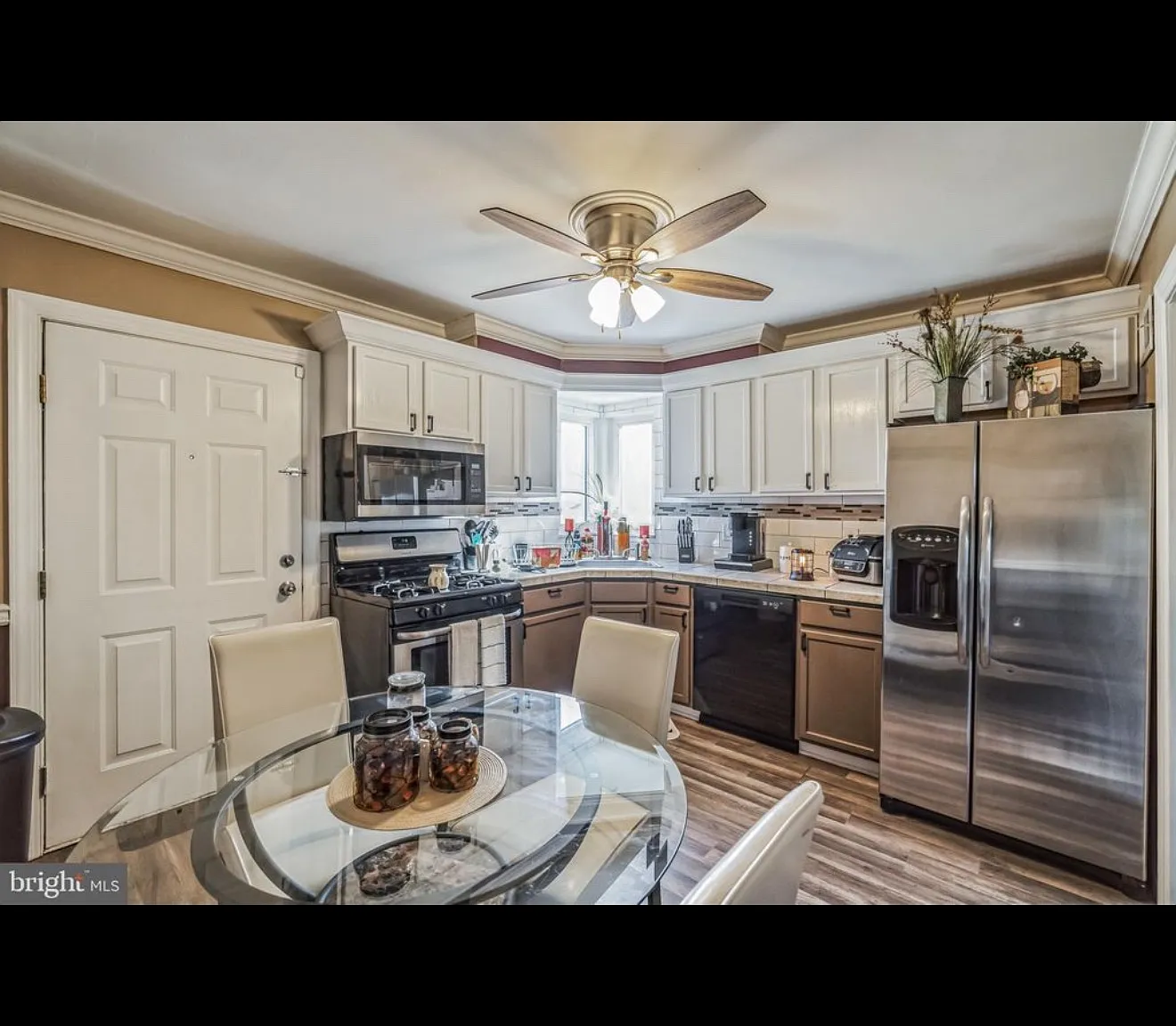 1133 Jefferson Ave — Photo 4