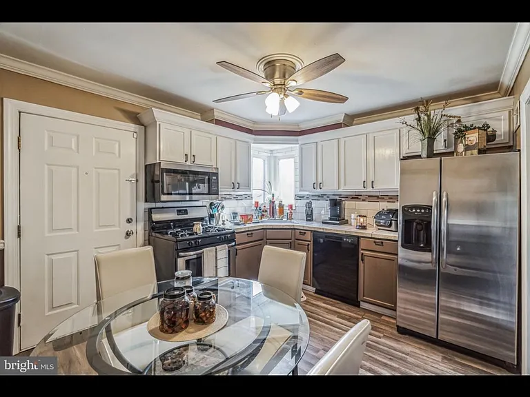 1133 Jefferson Ave — Photo 4