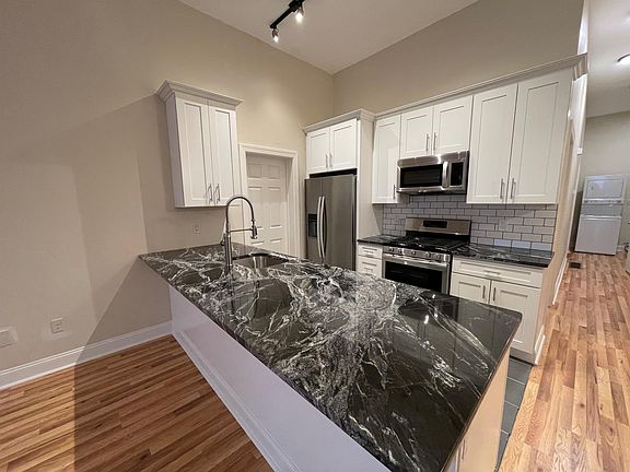 3rd image of 3828 Penn Ave #1