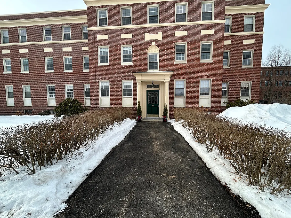 Building Photo - 9 Ricker Park #C3