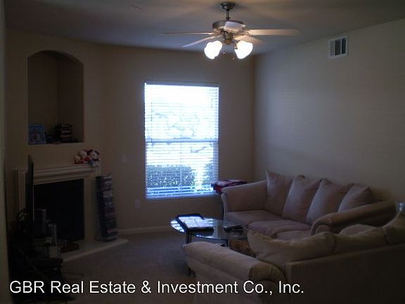3rd image of 317 Vessona Cir