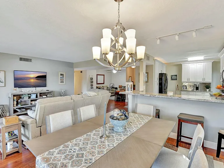 10663 Ocean Palm Way #101 — Photo 8