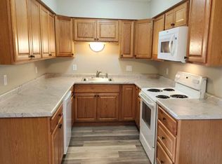 1540 32nd Ave SW APT 10, Minot, ND 58701