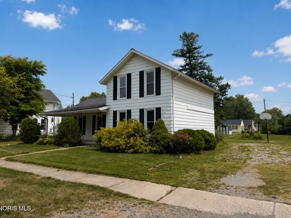 712 Daggett Dr, Napoleon, OH 43545
