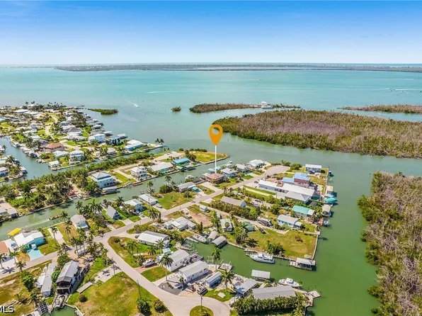 2272 York Rd, Saint James City, FL 33956