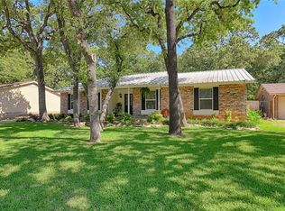3401 Somerset Dr, Arlington, TX 76013