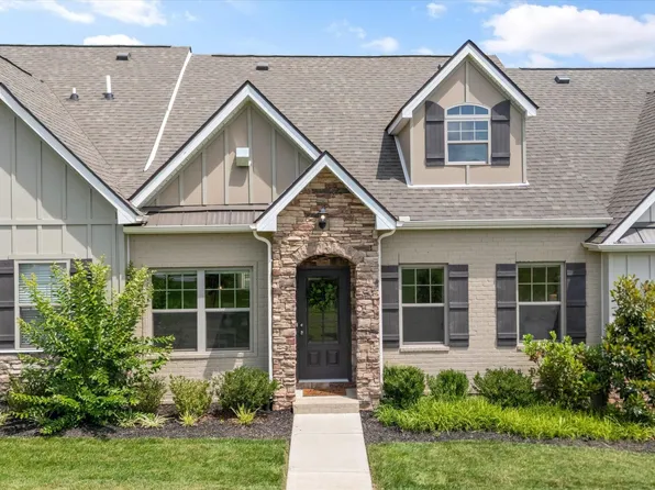 12626 Needlepoint Dr, Knoxville, TN 37934