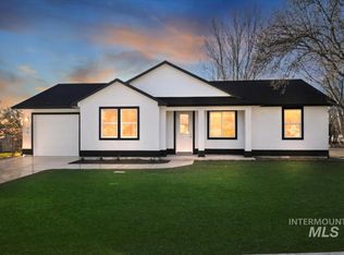 114 3rd St, Middleton, ID 83644