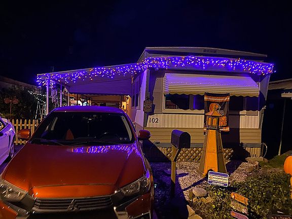 5th image of 7166 Mentor Ave
