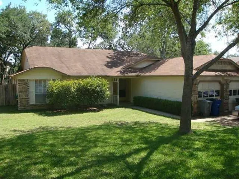 4509 Brown Bark Pl #B — Photo 1