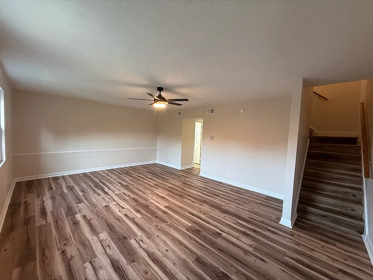 224 Fountain Dr — Photo 3