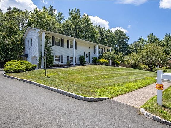 2nd image of 4 Derby Ln