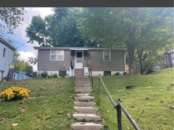 922 7th St #A, Boonville, MO 65233