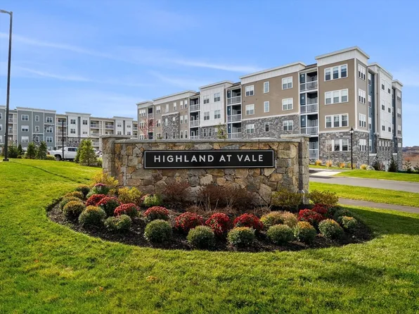 6 Stratton Dr Unit 303, Woburn, MA 01801