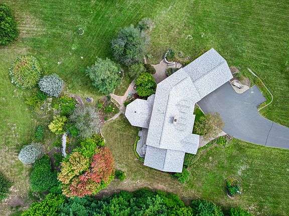 3rd image of 1646 Valley View Rd