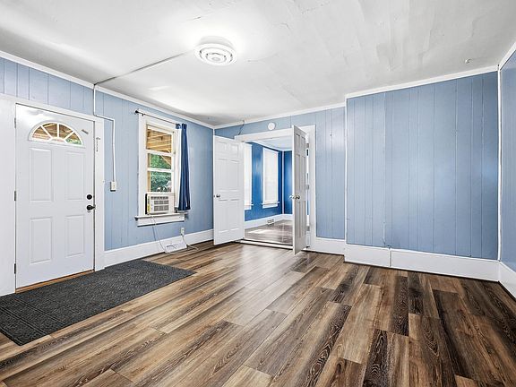 5th image of 2418 Broadway St