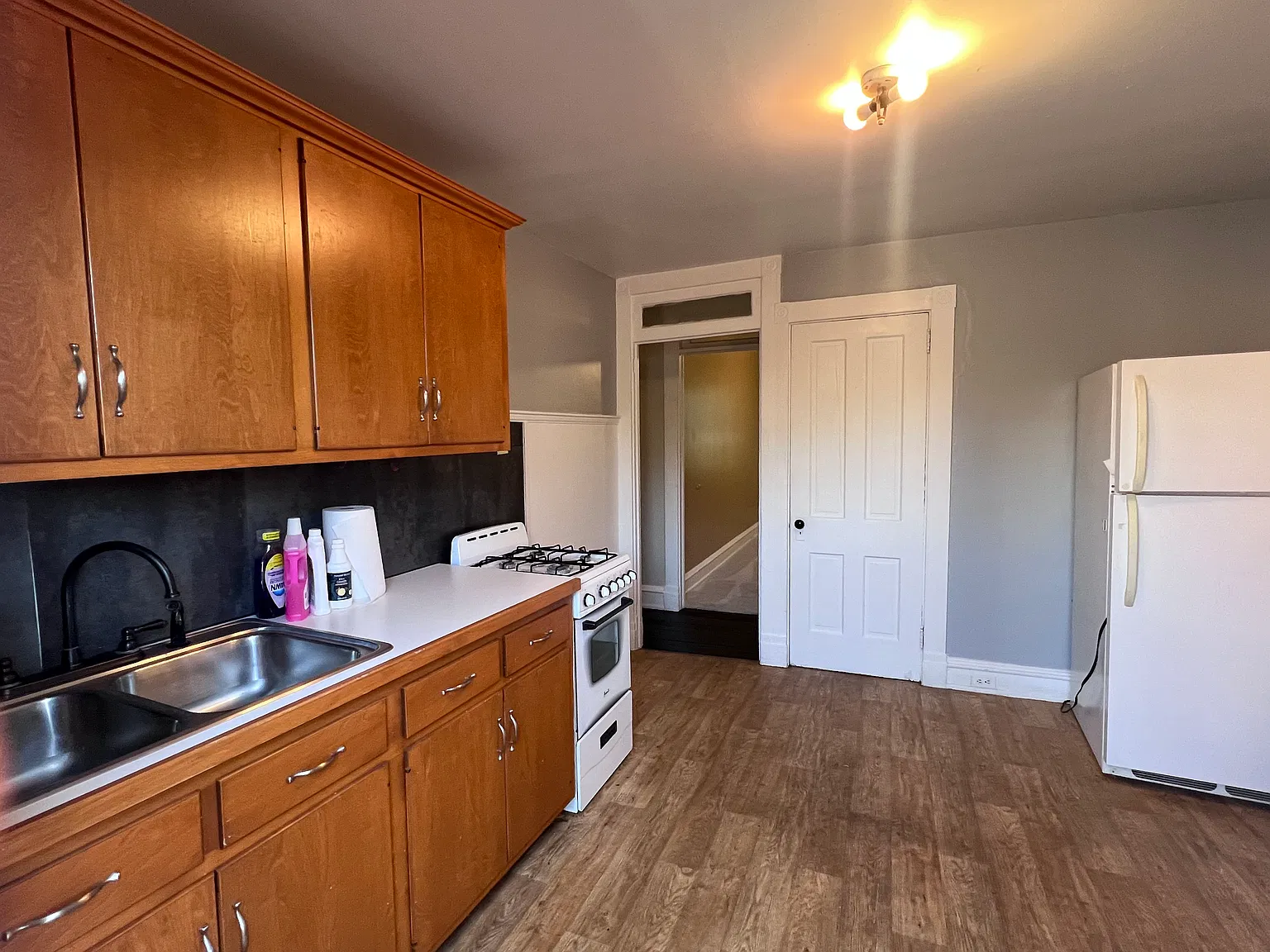 1 bed, 500 sqft, $1,200 — Photo 3