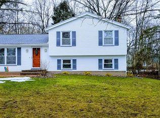 954 Copperkettle Rd, Webster, NY 14580