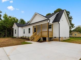 1907 Stout St, Burlington, NC 27215