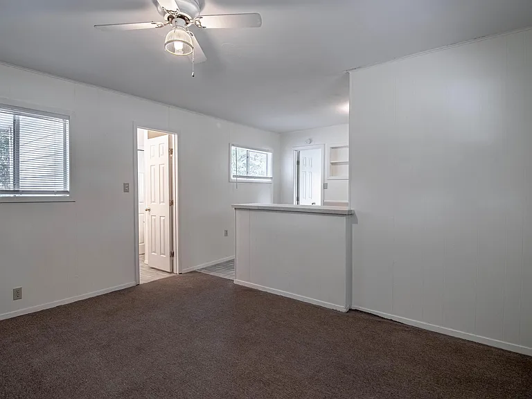 137 Lee Rd — Photo 3