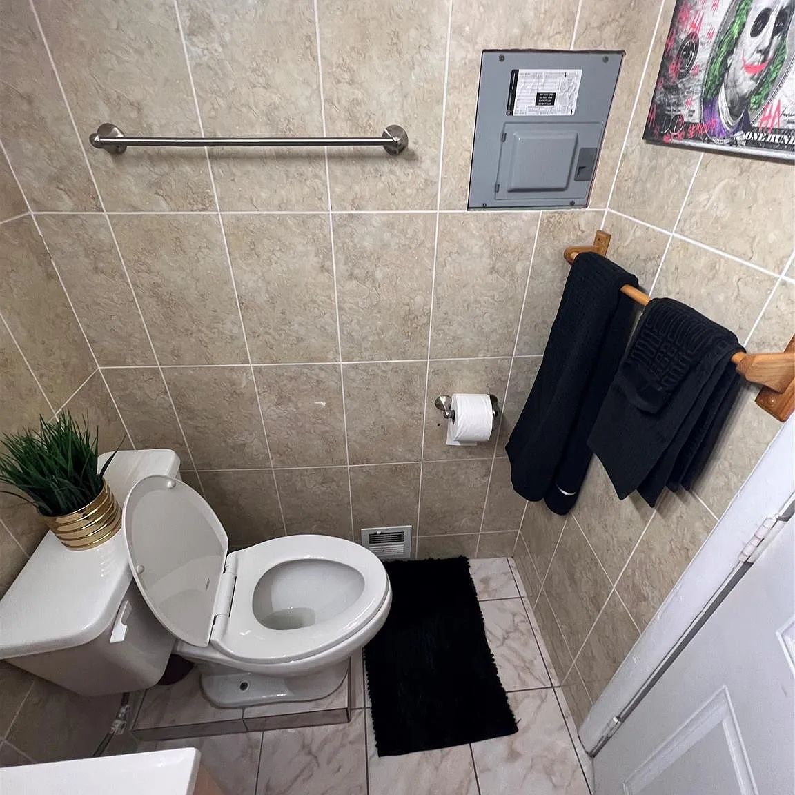 1 bed, 1.0 bath, 1274 sqft, $1,350 — Photo 4