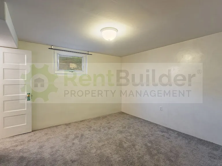 411 Wellesley Dr SE #A — Photo 15