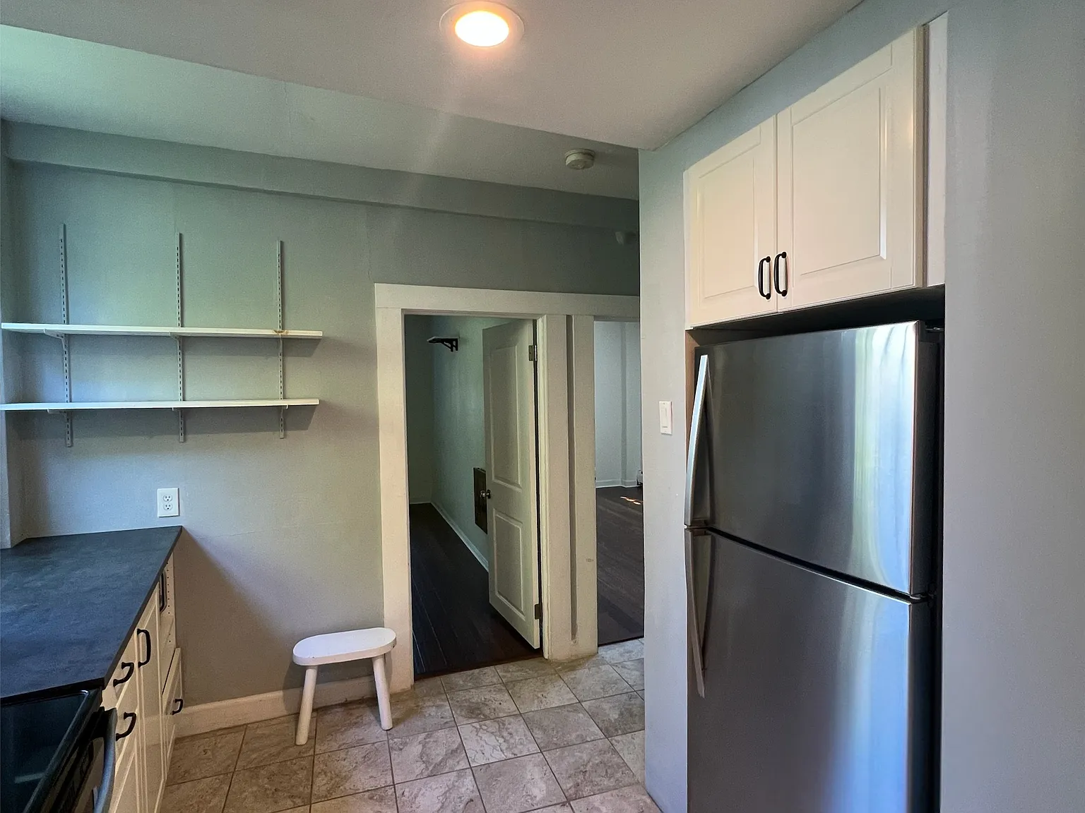 3 bed, 1.5 bath, 1300 sqft, $2,950 — Photo 4