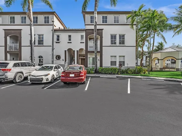 4435 SW 160th Ave APT 215, Miramar, FL 33027