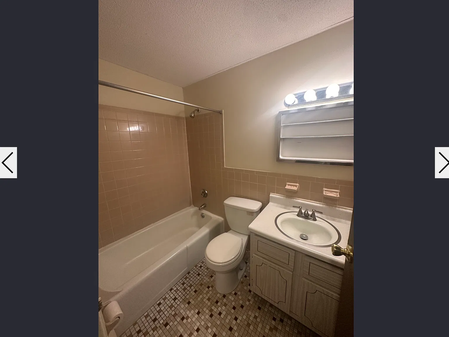 1 bed, 999 sqft, $2,150 — Photo 3