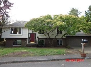 17995 Monticello Dr, Gladstone, OR 97027