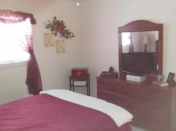 54 154th Ave, Madeira Beach, FL 33708