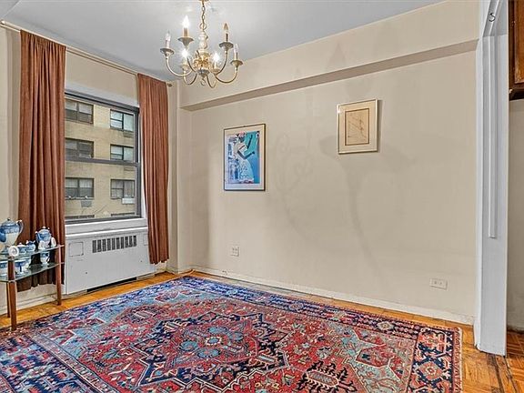 3rd image of 301 E 48th St APT 4C