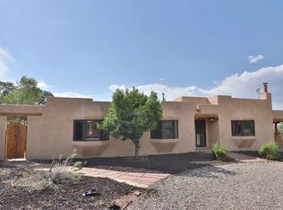 610 Acoma St, Taos, NM 87571